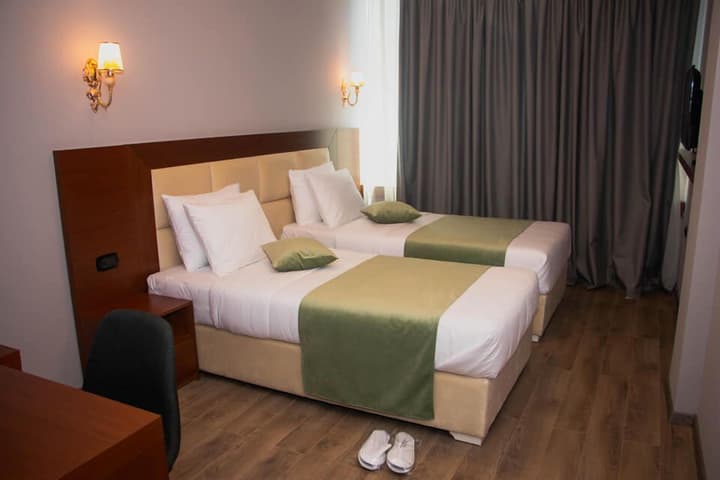 Albanopolis Hotel