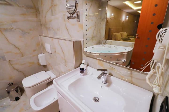 Albanopolis Hotel