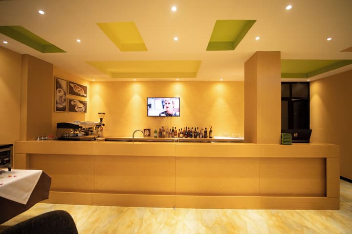 Vamos Addis Hotel