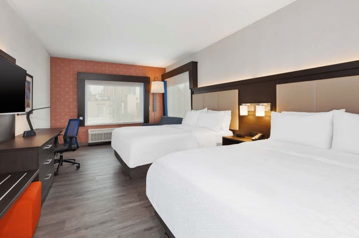 Holiday Inn Express & Suites Jersey City - Holland Tunnel by IHG