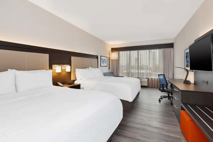Holiday Inn Express & Suites Jersey City - Holland Tunnel by IHG
