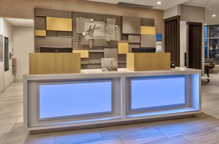 Holiday Inn Express & Suites Jersey City - Holland Tunnel by IHG