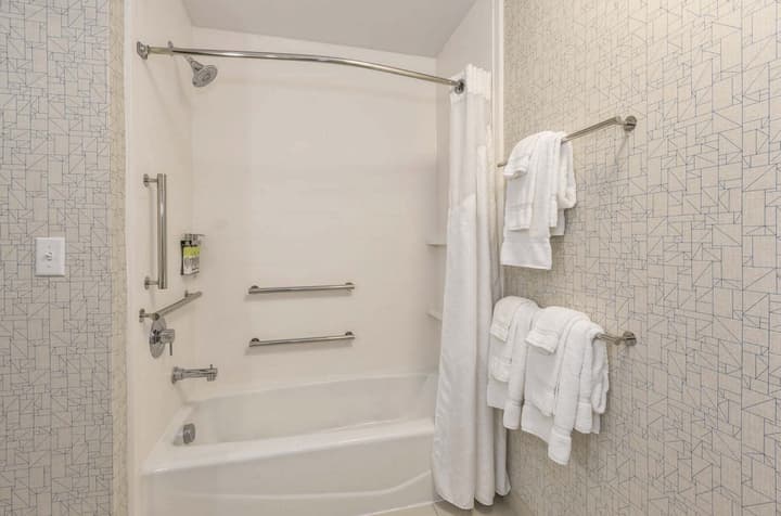 Holiday Inn Express & Suites Jersey City - Holland Tunnel by IHG