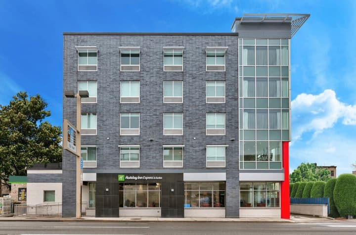 Holiday Inn Express & Suites Jersey City - Holland Tunnel by IHG