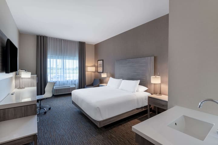 Wingate by Wyndham Kanata West Ottawa