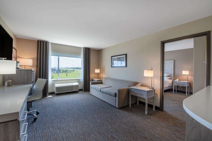 Wingate by Wyndham Kanata West Ottawa