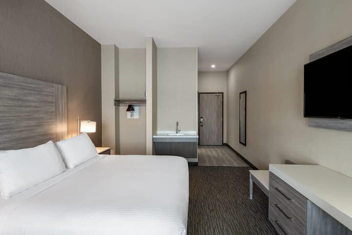 Wingate by Wyndham Kanata West Ottawa