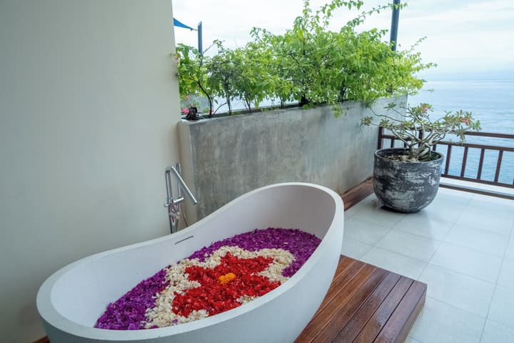 Adiwana Warnakali Resort