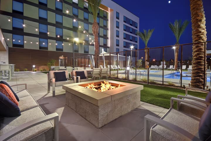 Hampton Inn & Suites Las Vegas Convention Center - No Resort Fee