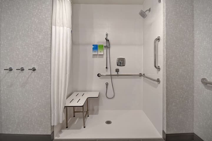 Hampton Inn & Suites Las Vegas Convention Center - No Resort Fee