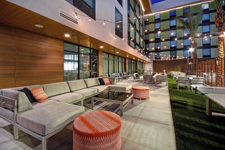 Hampton Inn & Suites Las Vegas Convention Center - No Resort Fee