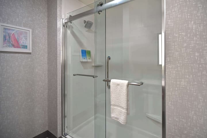 Hampton Inn & Suites Las Vegas Convention Center - No Resort Fee
