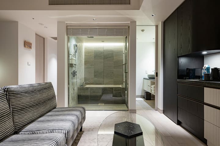 Kimpton Shinjuku Tokyo by IHG