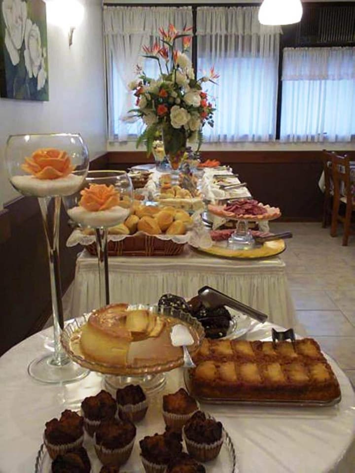 River Hotel