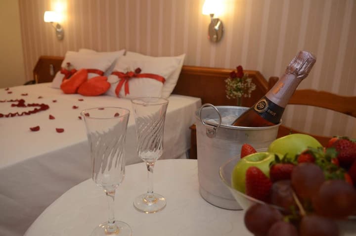 River Hotel