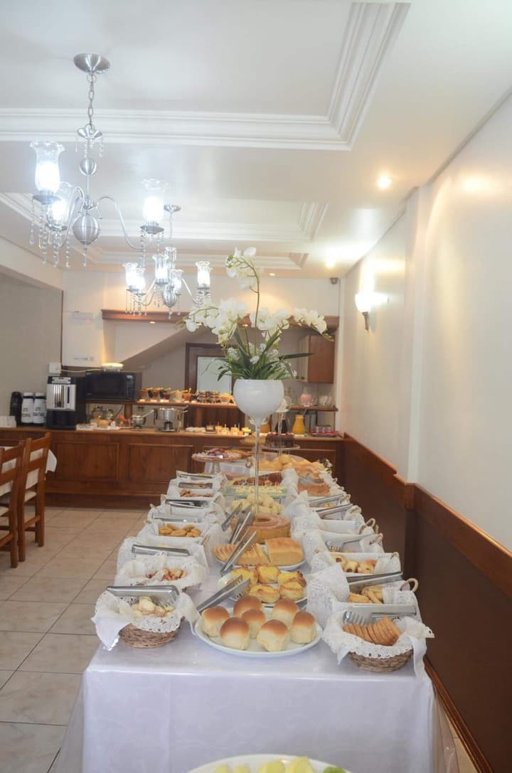 River Hotel