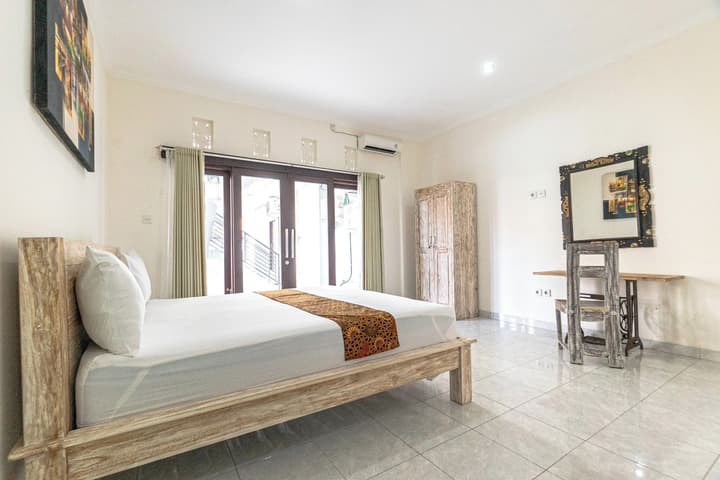 Azalea Homestay & Villa