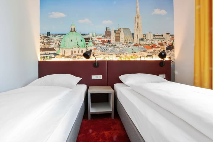 Campanile Vienna South