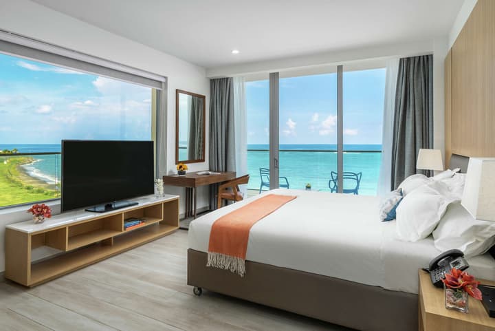 Koi Resort Saint Kitts, Curio Collection by Hilton
