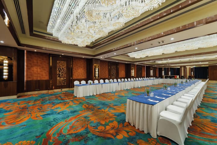 Radisson Blu Towers Kaushambi Delhi NCR