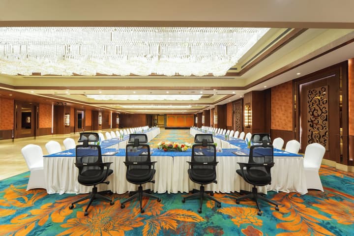 Radisson Blu Towers Kaushambi Delhi NCR