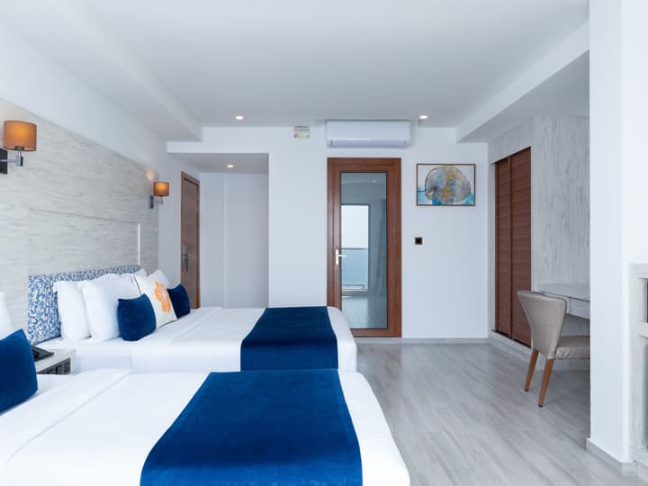 Kaani Palm Beach