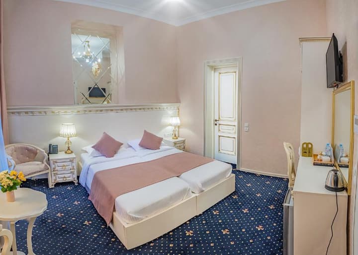 Vintage Hotel