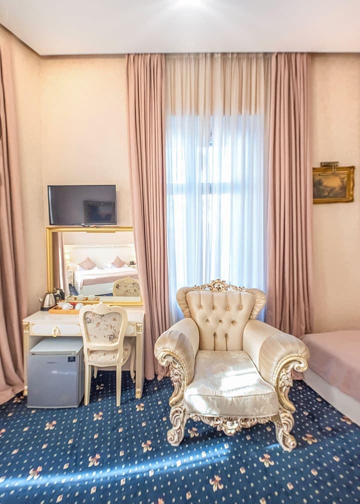 Vintage Hotel