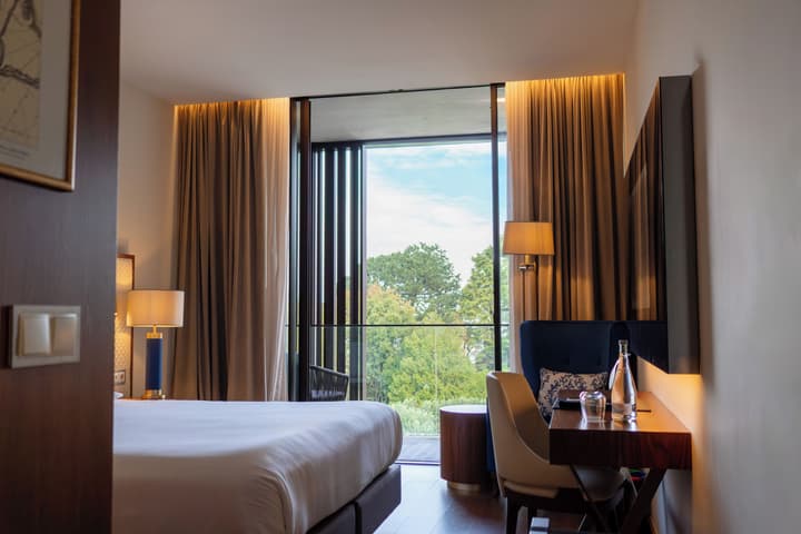 Boeira Garden Hotel Porto Gaia, Curio Collection by Hilton