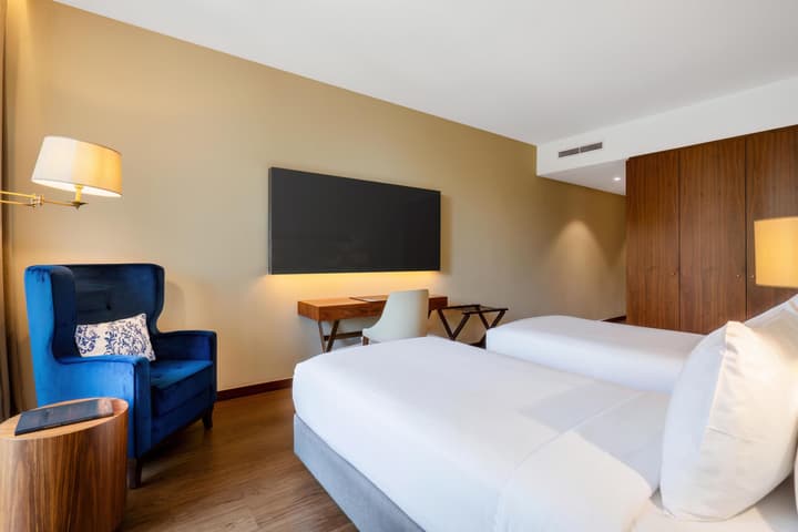 Boeira Garden Hotel Porto Gaia, Curio Collection by Hilton