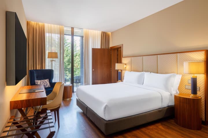 Boeira Garden Hotel Porto Gaia, Curio Collection by Hilton