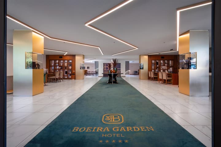 Boeira Garden Hotel Porto Gaia, Curio Collection by Hilton