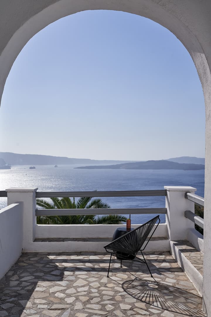 Mr and Mrs White Oia – Santorini