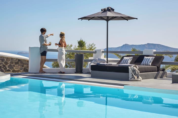 Mr and Mrs White Oia – Santorini