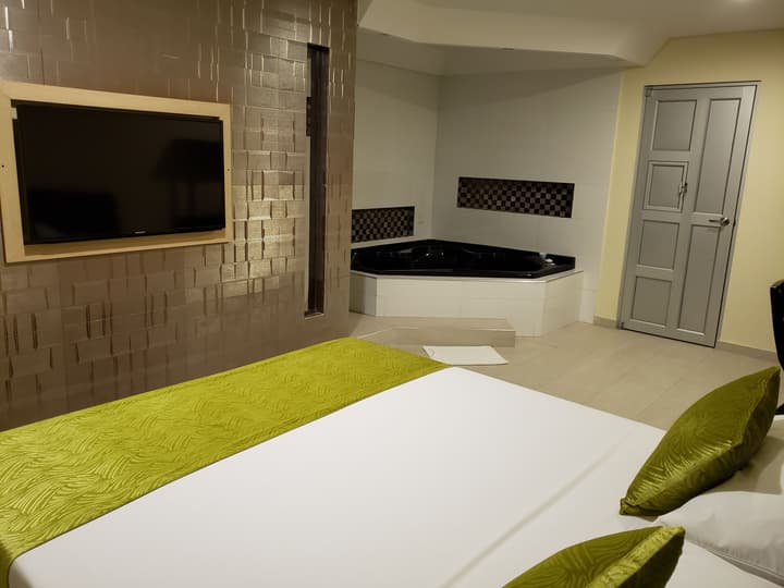 Hotel 56 Avenue Plaza