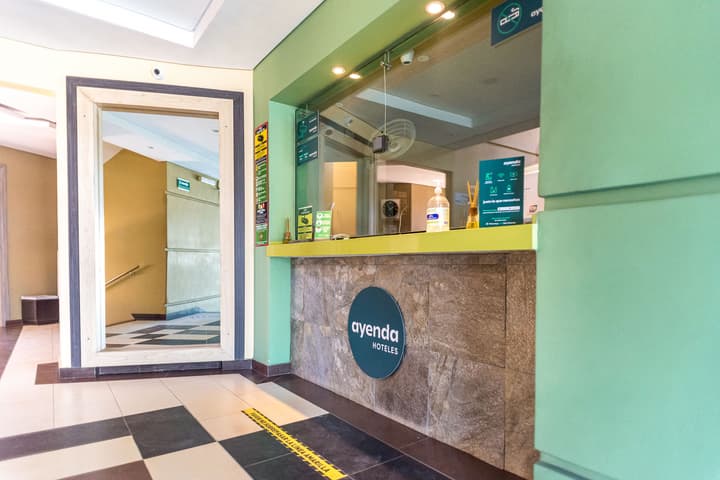 Hotel 56 Avenue Plaza