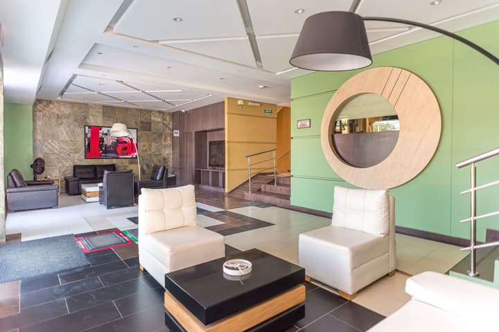 Hotel 56 Avenue Plaza
