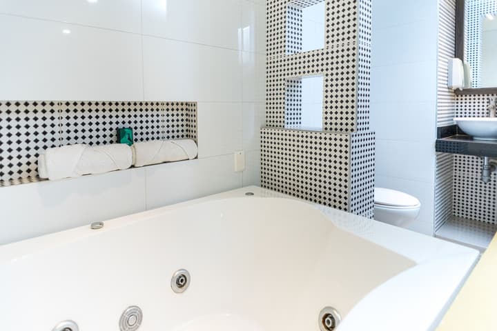 Hotel 56 Avenue Plaza