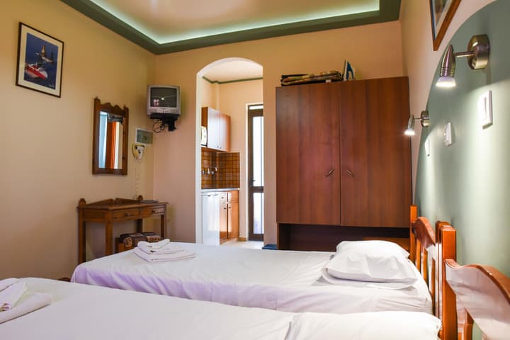 Chrysoula Hotel & Apartments