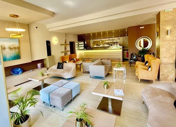 Nidimos Hotel