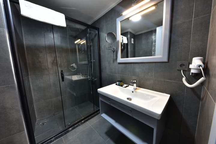 Almina Inn Hotel