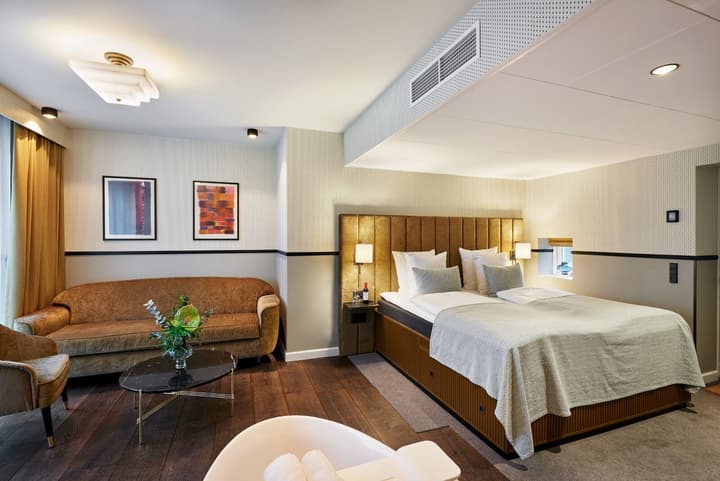 WIDE Hotel