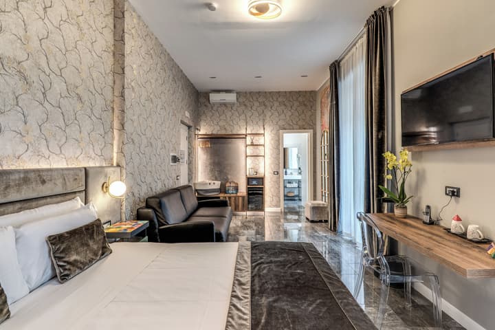 Apollo Boutique Hotel