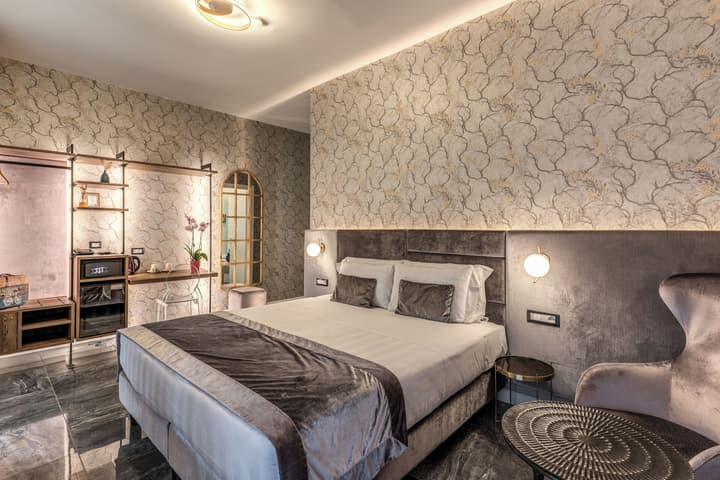 Apollo Boutique Hotel