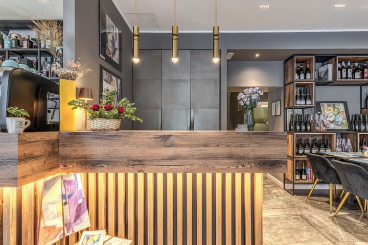 Apollo Boutique Hotel