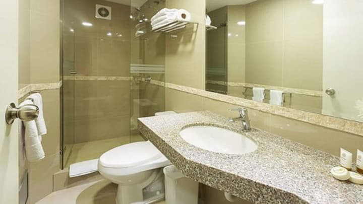 Howard Johnson by Wyndham Lima Miraflores Art House