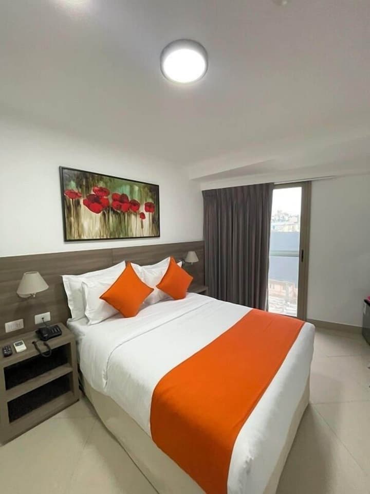 Howard Johnson by Wyndham Lima Miraflores Art House
