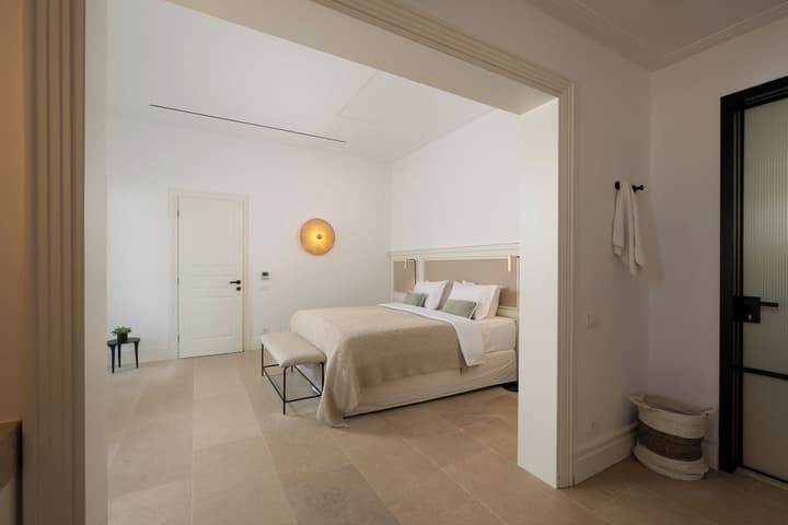 Bonzoe Suites & Villas