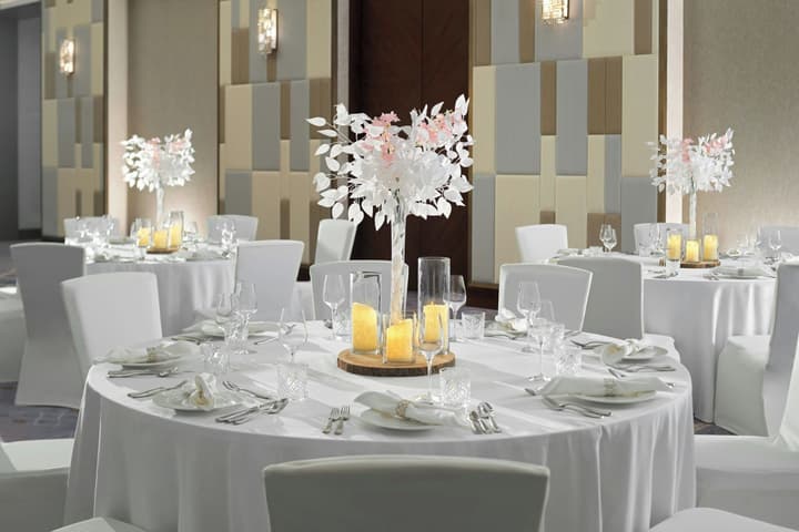 Holiday Inn Dubai Al-Maktoum Airport by IHG