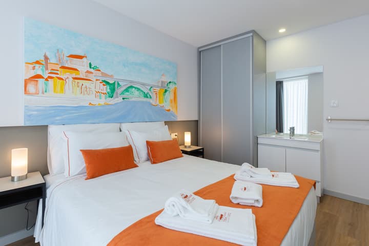 Serra do Pilar Porto Suites